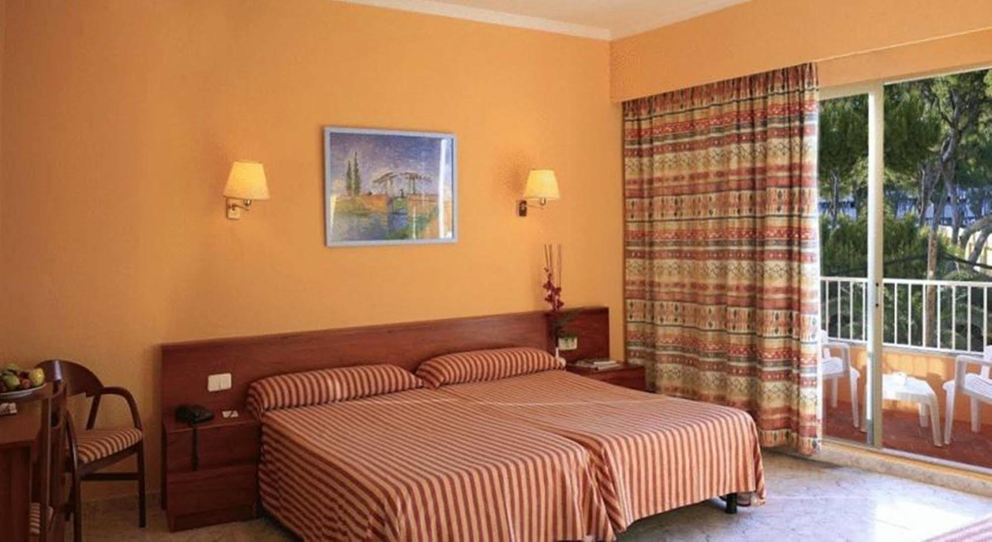 Tent Capi Playa 3* Palma